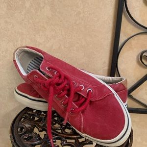Sperry Red Distressed Look Sneaker (9) NWOT